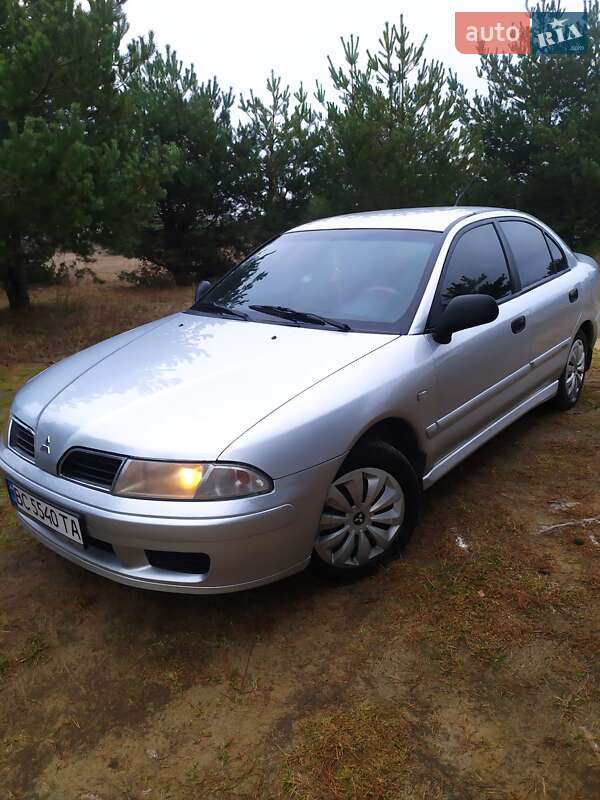 Лифтбек Mitsubishi Carisma 2003 в Мостиске