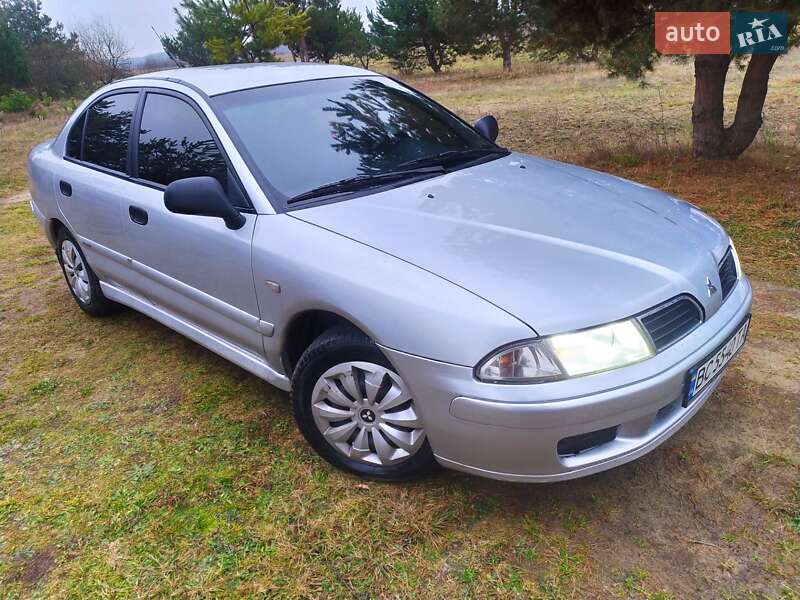 Лифтбек Mitsubishi Carisma 2003 в Мостиске