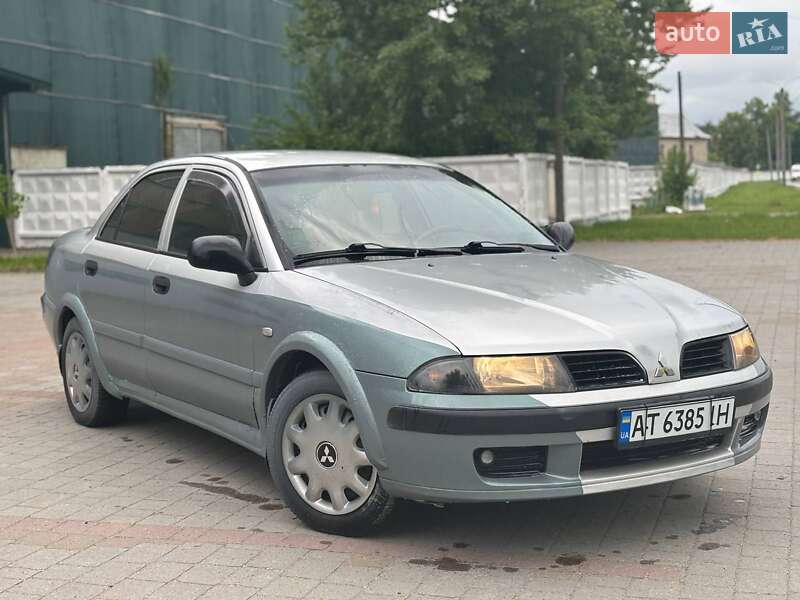 Седан Mitsubishi Carisma 2003 в Івано-Франківську