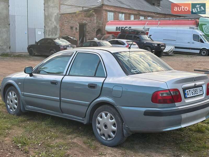 Седан Mitsubishi Carisma 2003 в Івано-Франківську