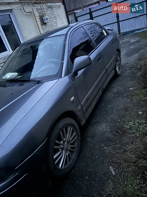 Mitsubishi Carisma