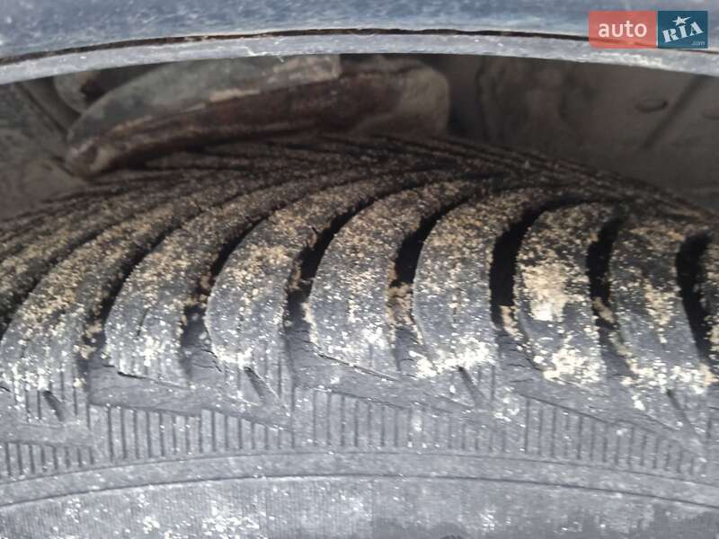 Лифтбек Mitsubishi Carisma 1999 в Львове