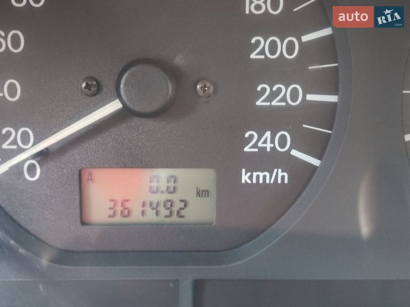 Лифтбек Mitsubishi Carisma 2002 в Львове