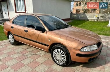Ліфтбек Mitsubishi Carisma 2000 в Чернівцях