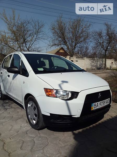 Mitsubishi Colt 2009 года