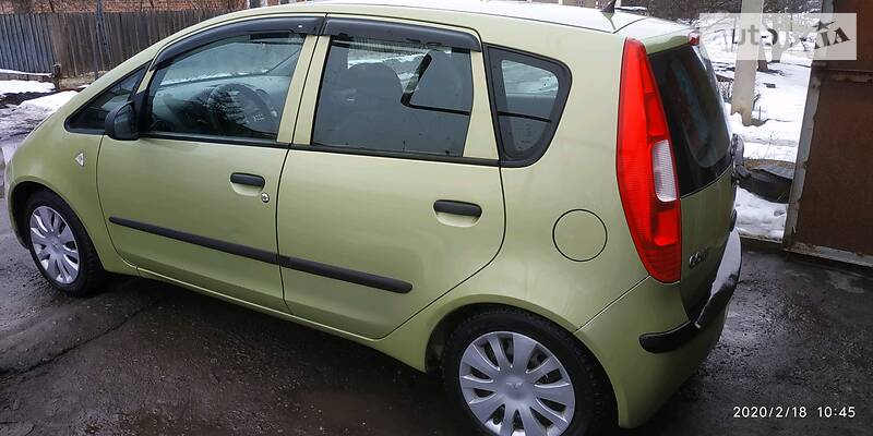 Хэтчбек Mitsubishi Colt 2005 в Мирнограде