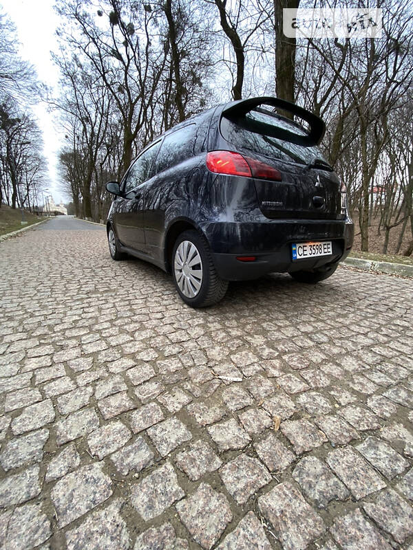 Купе Mitsubishi Colt 2010 в Черновцах