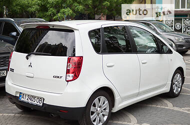 Хэтчбек Mitsubishi Colt 2010 в 