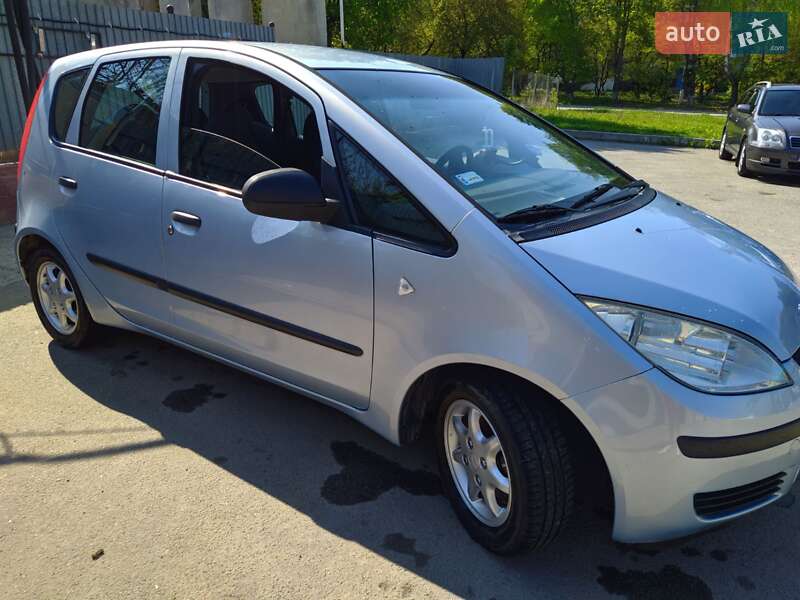 Хэтчбек Mitsubishi Colt 2004 в Каменец-Подольском