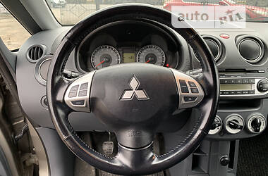 Хэтчбек Mitsubishi Colt 2010 в 