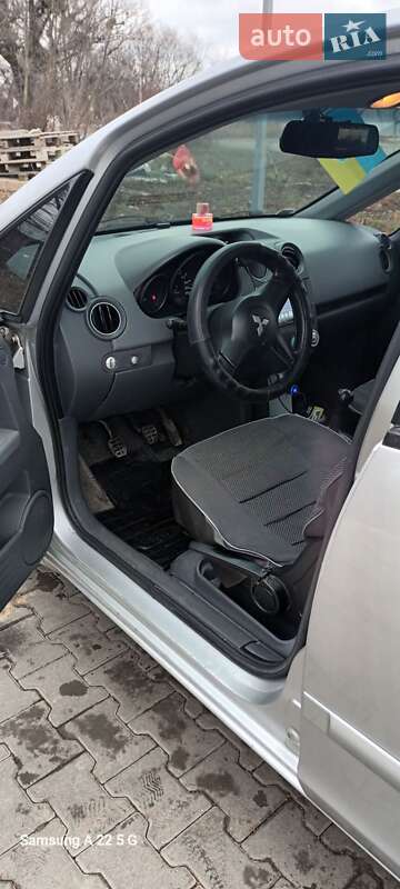 Универсал Mitsubishi Colt 2005 в Черновцах