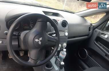 Хэтчбек Mitsubishi Colt 2005 в 