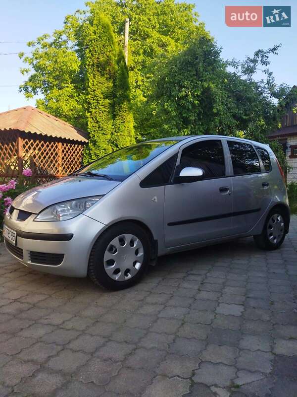 Хетчбек Mitsubishi Colt 2005 в Ківерцях