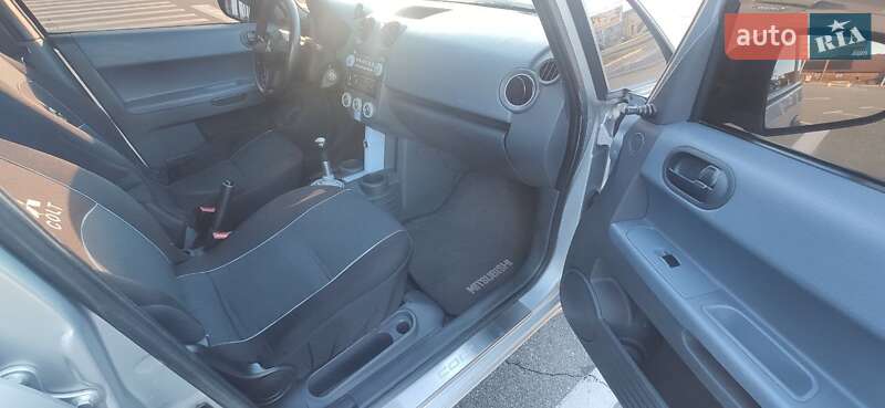 Хэтчбек Mitsubishi Colt 2005 в Киеве