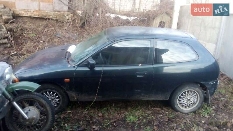 Хэтчбек Mitsubishi Colt 1998 в 