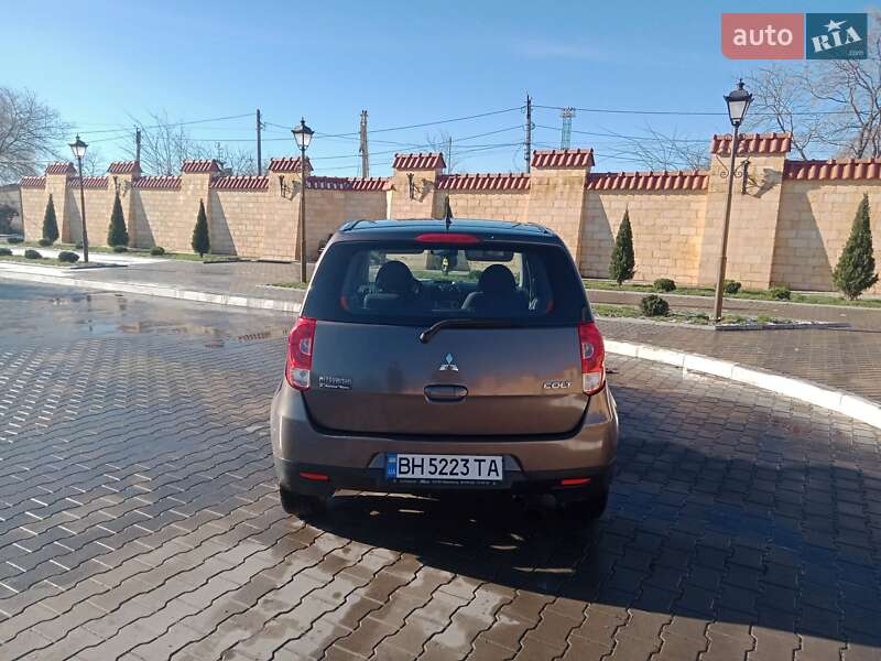 Хетчбек Mitsubishi Colt 2011 в Ізмаїлі