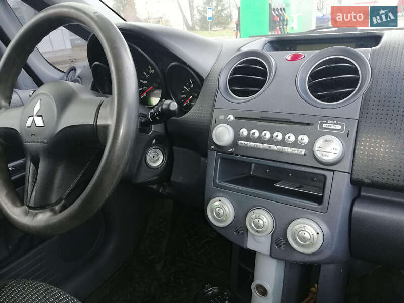 Хэтчбек Mitsubishi Colt 2008 в Львове