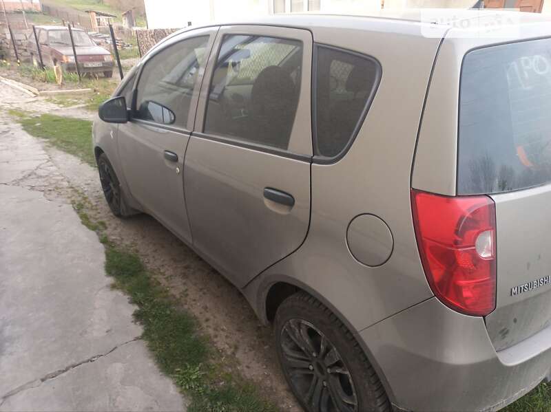 Хетчбек Mitsubishi Colt 2009 в Львові