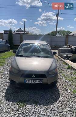 Хэтчбек Mitsubishi Colt 2009 в 