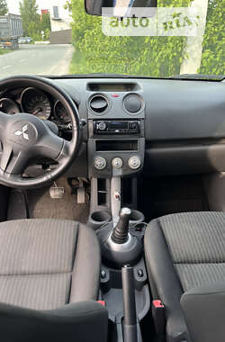 Хэтчбек Mitsubishi Colt 2007 в Вишневом