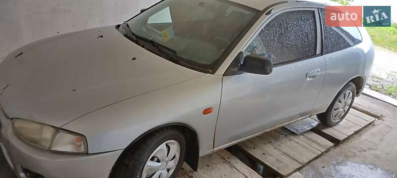 Mitsubishi Colt 1996