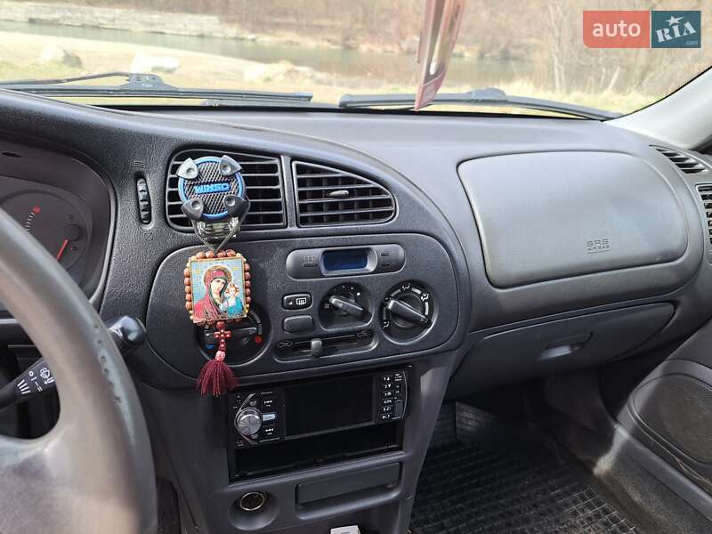 Хэтчбек Mitsubishi Colt 1998 в Долине