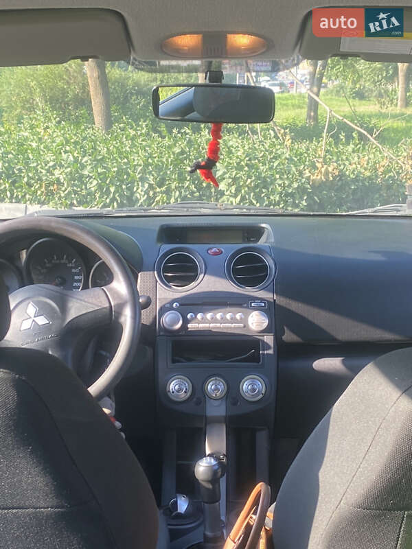 Хэтчбек Mitsubishi Colt 2008 в Вышгороде фото 10 Хэтчбек Mitsubishi Colt 2008 в Вышгороде