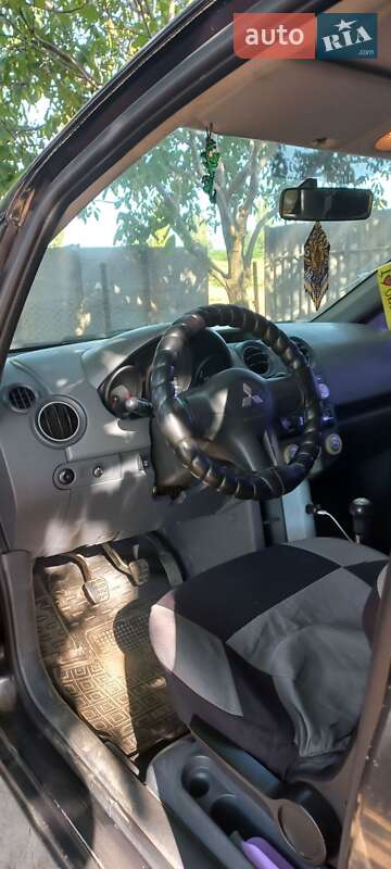 Хэтчбек Mitsubishi Colt 2007 в Новой Одессе