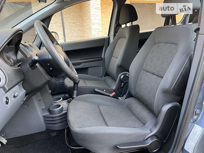 Хэтчбек Mitsubishi Colt 2009 в Черновцах