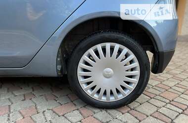Хэтчбек Mitsubishi Colt 2009 в 