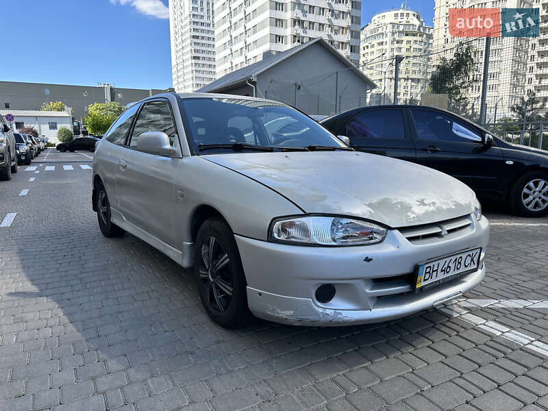 Хэтчбек Mitsubishi Colt 2002 в Одессе