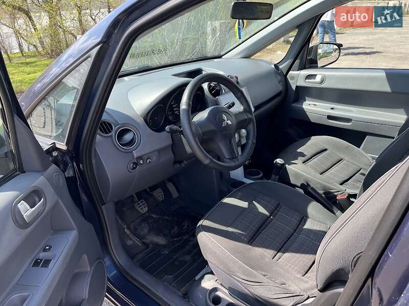 Хетчбек Mitsubishi Colt 2006 в Дніпрі