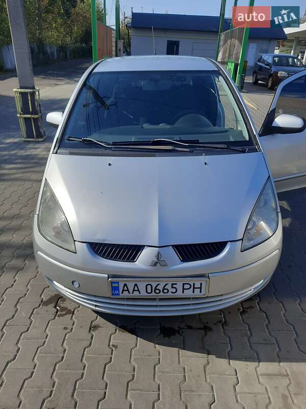 Хэтчбек Mitsubishi Colt 2006 в Киеве
