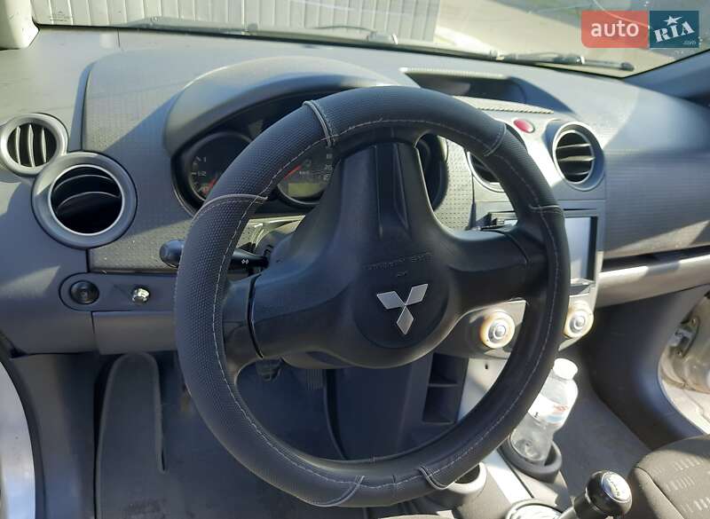 Хэтчбек Mitsubishi Colt 2006 в Киеве