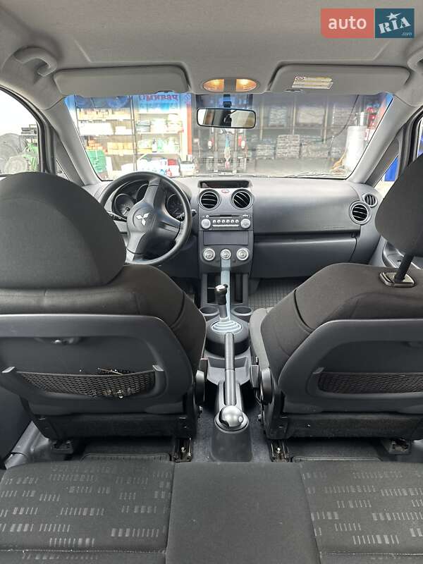 Хетчбек Mitsubishi Colt 2005 в Чернівцях