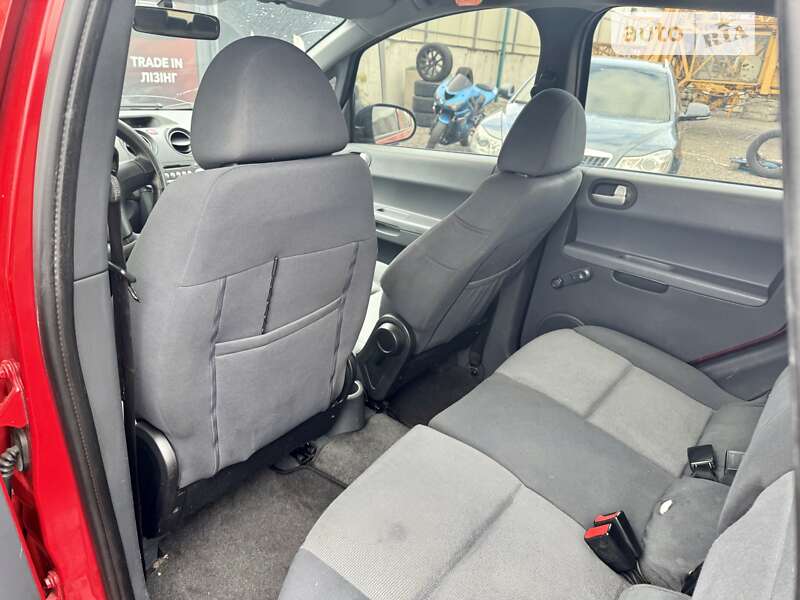 Хэтчбек Mitsubishi Colt 2006 в Киеве