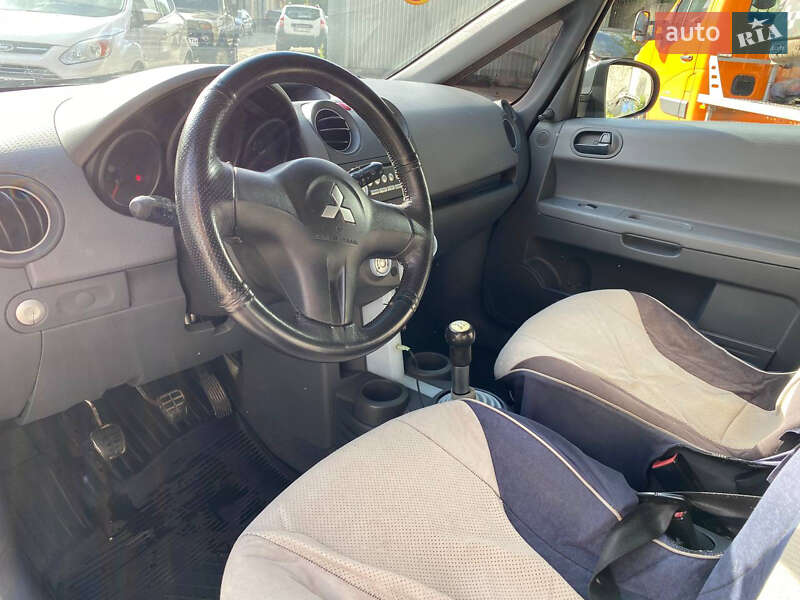 Хэтчбек Mitsubishi Colt 2004 в Стрые