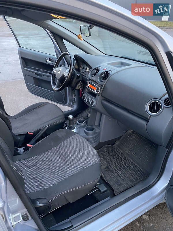Хэтчбек Mitsubishi Colt 2011 в Львове