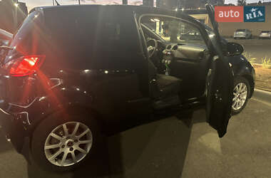 Хэтчбек Mitsubishi Colt 2005 в 