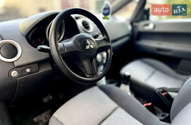 Хэтчбек Mitsubishi Colt 2005 в 