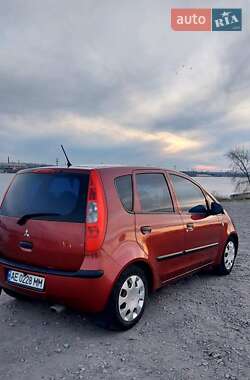 Хэтчбек Mitsubishi Colt 2005 в 