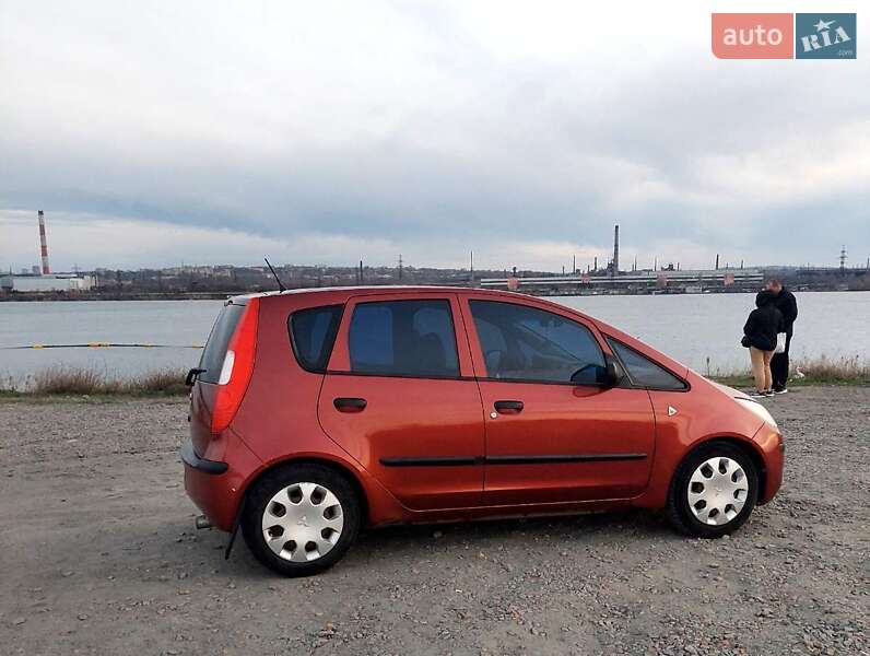 Хетчбек Mitsubishi Colt 2005 в Дніпрі