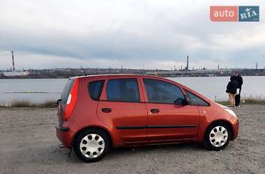 Хэтчбек Mitsubishi Colt 2005 в 