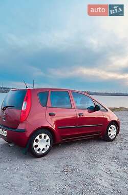 Хэтчбек Mitsubishi Colt 2005 в 