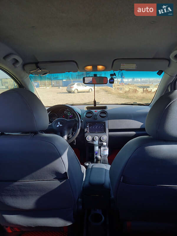 Хетчбек Mitsubishi Colt 2005 в Дніпрі
