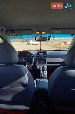 Хэтчбек Mitsubishi Colt 2005 в 
