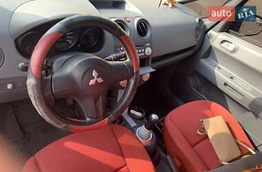 Хэтчбек Mitsubishi Colt 2004 в 