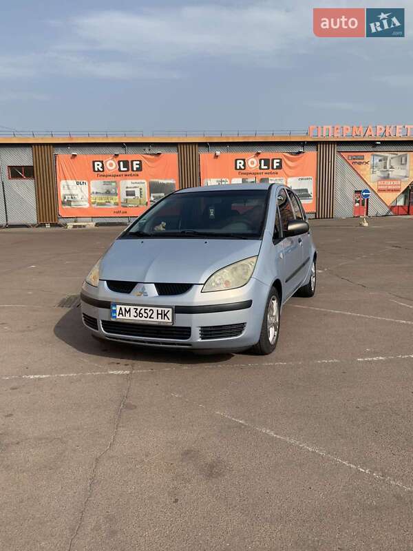 Mitsubishi Colt 2004