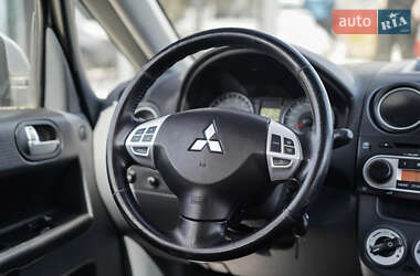 Хэтчбек Mitsubishi Colt 2009 в 