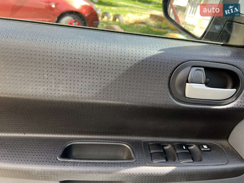 Хэтчбек Mitsubishi Colt 2011 в Ровно